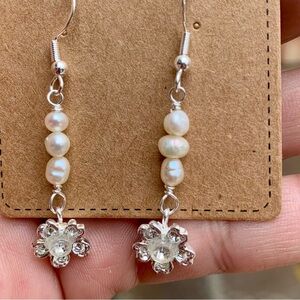 ❤️5 for $15 Handmade Freshwater Pearls Silver Flower Charm Dangle Earrings